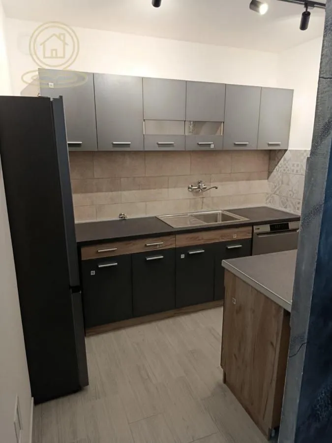 Izdavanje, trosoban stan, 75m², Vrežina, Niš