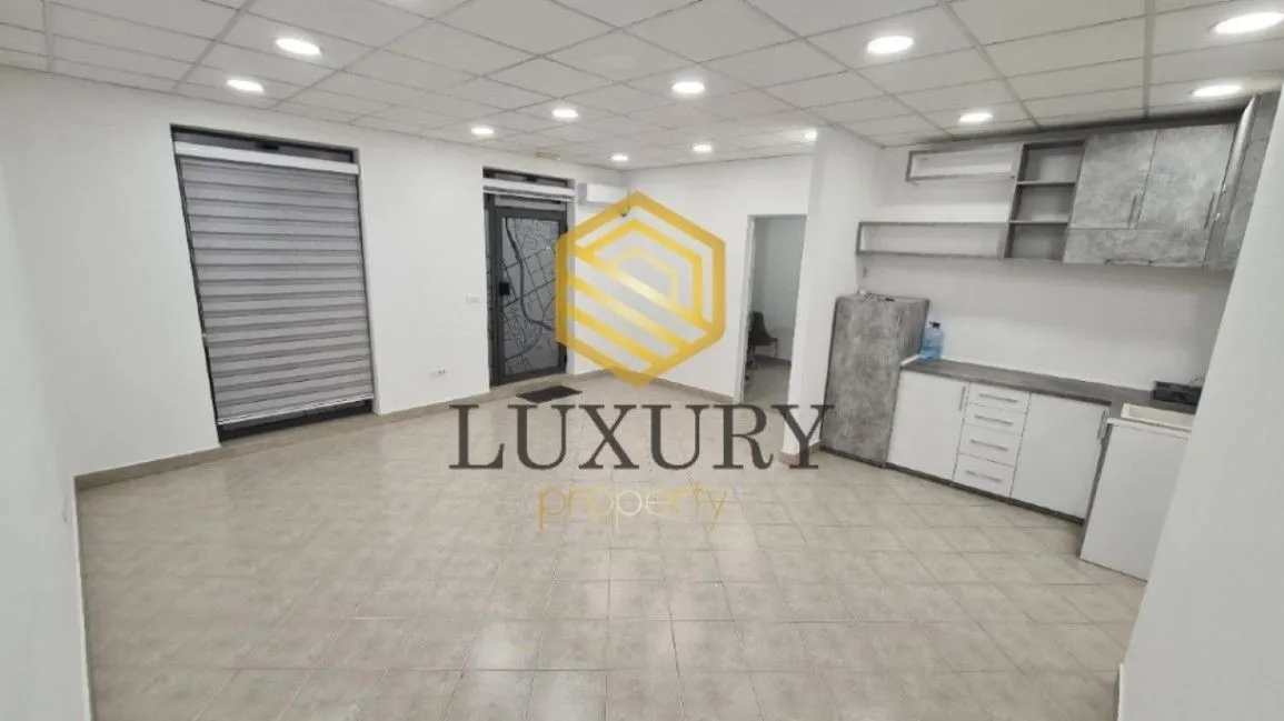 Izdavanje, poslovni prostor, 90m², Stari Aerodrom, Podgorica