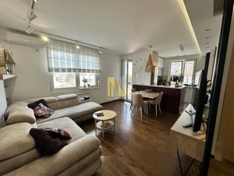 Stan in Bulevar Evrope