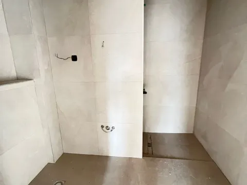 Prodaja, četvorosoban stan, 126m², Tivat, Crna Gora - image 8