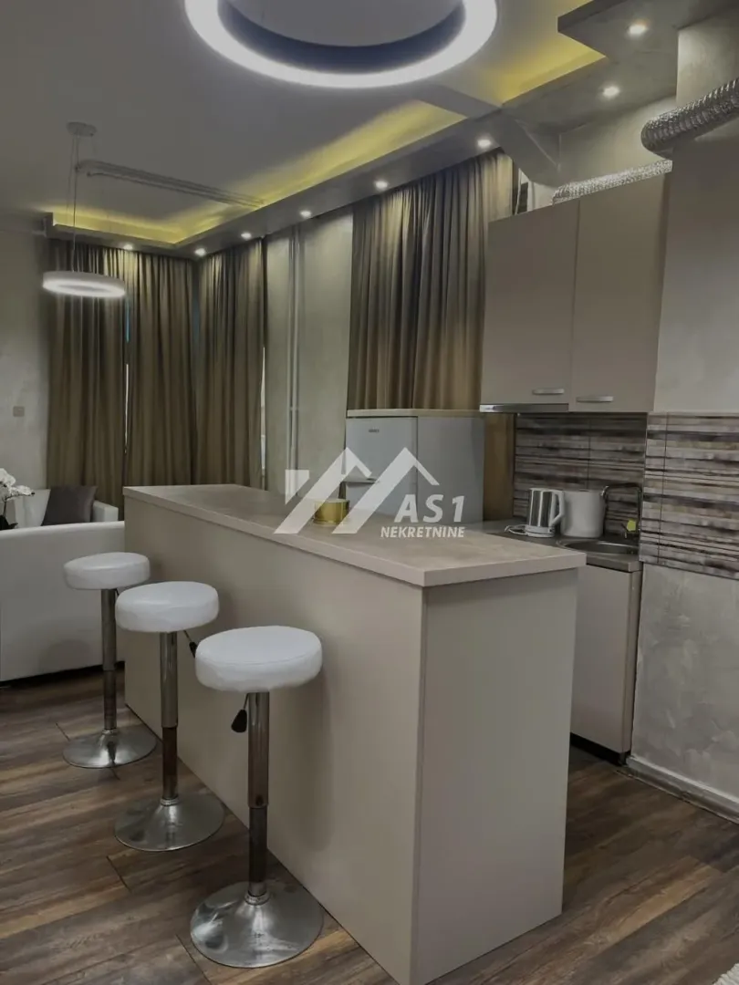 Izdavanje, jednosoban stan, 50m², Banatić, Novi Sad Sve Podlokacije