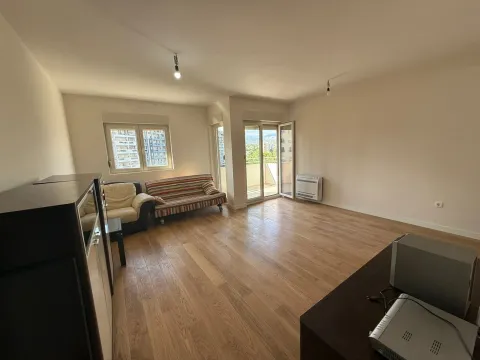 Izdavanje, dvosoban stan, 74m², Central Point, Podgorica - image 3