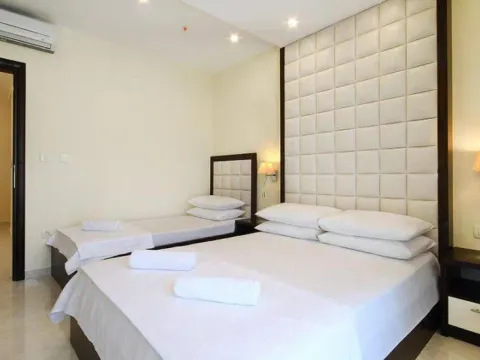 Sale, two bedroom apartment, 83m², Bečići, Budva - image 1