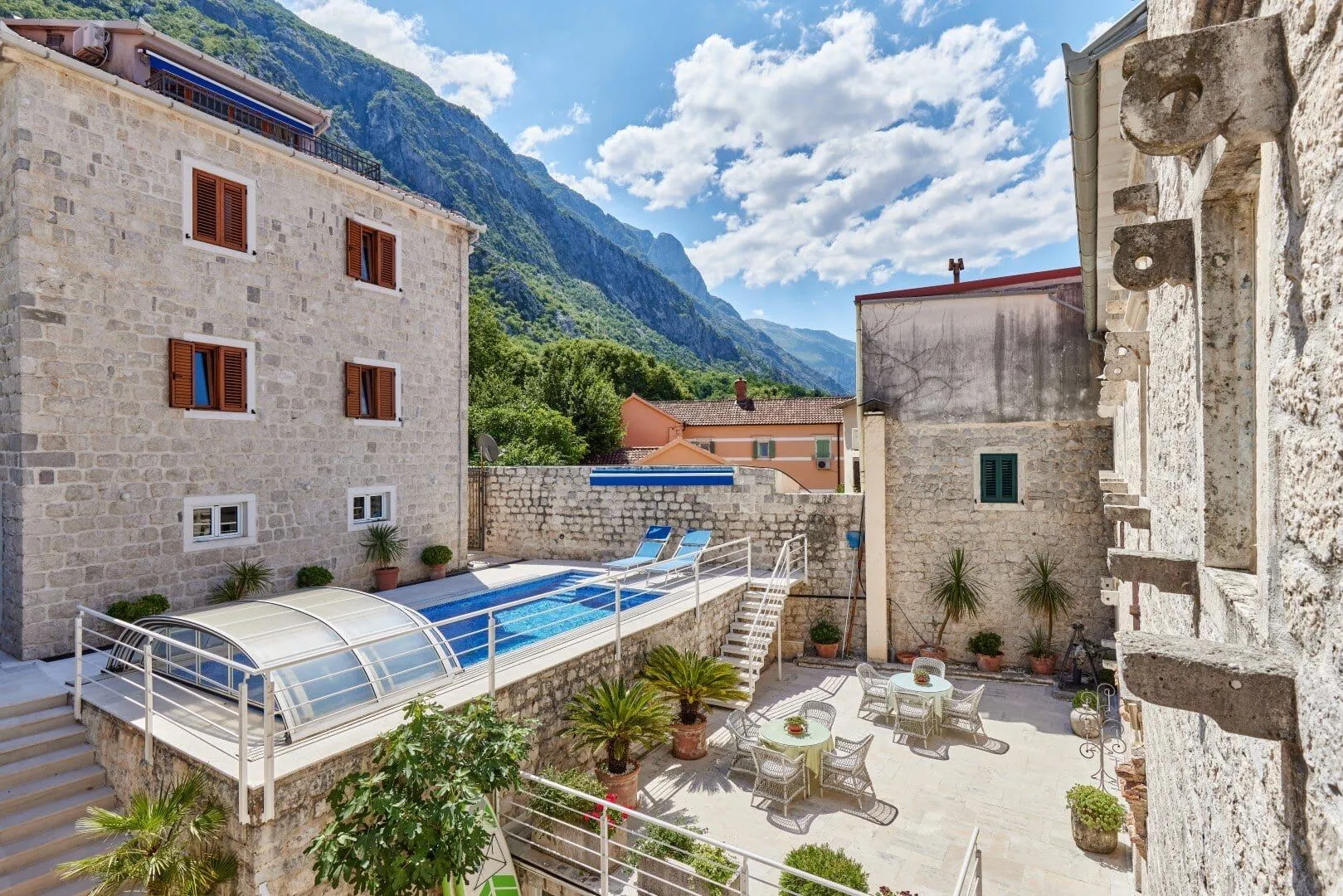 Rent, house, 2117m², Kotor, Crna Gora