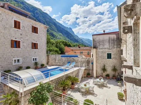 Rent, house, 2117m², Kotor, Crna Gora - image 8