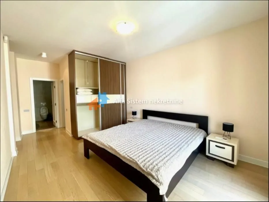 Izdavanje, četvorosoban stan, 190m², Neimar, Vračar Sve Podlokacije