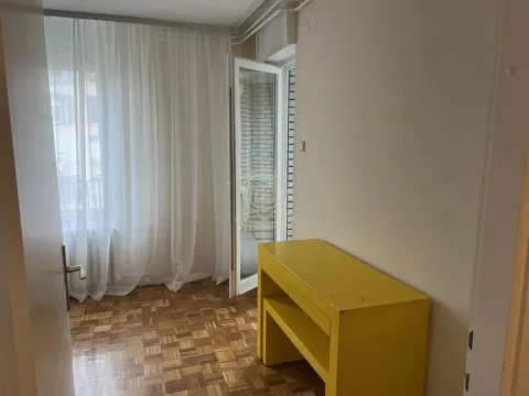 Izdavanje, trosoban stan, 89m², Vračar Sve Podlokacije, Beograd - image 17