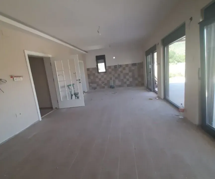 Prodaja, kuća, 130m², Tološi, Podgorica