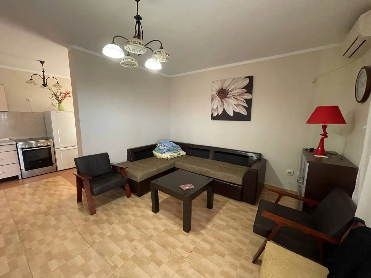 Prodaja, dvosoban stan, 85m², Lazi, Budva