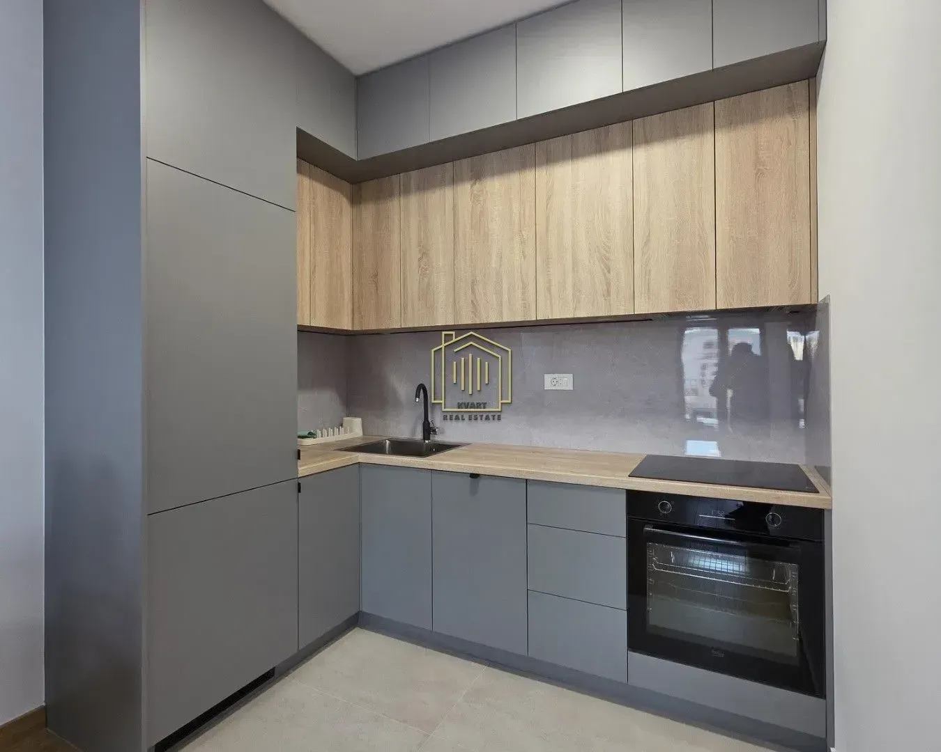 Izdavanje, jednosoban stan, 600m², New City, Podgorica