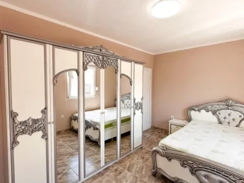 Izdavanje, trosoban stan, 125m², Momišići, Podgorica - image 3