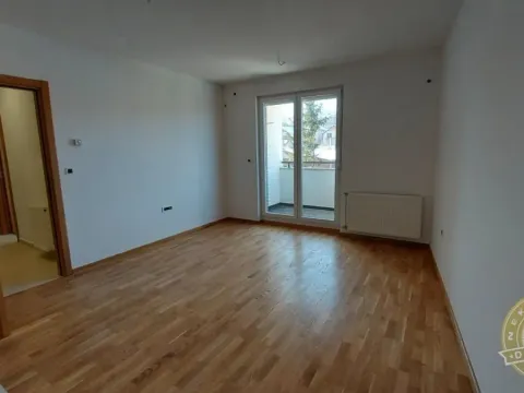 Prodaja, trosoban stan, 64m2, Petrovaradin, Novi Sad Prodaja, trosoban stan, 64m2, Petrovaradin, Novi Sad