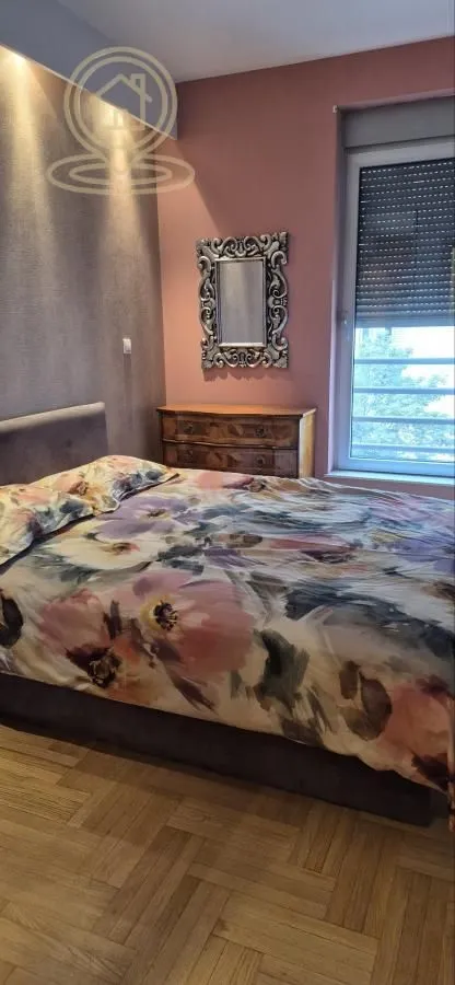 Rent, two bedroom apartment, 55m², Vračar Sve Podlokacije, Beograd