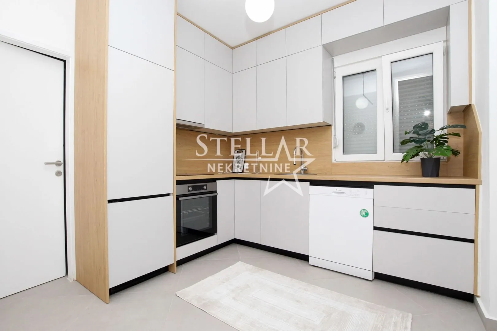 Rent, house, 200m², Gornja Gorica, Podgorica
