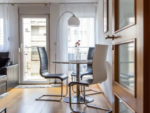 Izdavanje, jednosoban stan, 46m², Blok 9, Podgorica - image 2