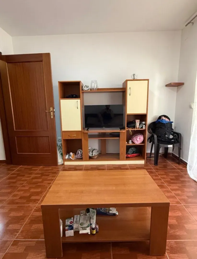 Izdavanje, jednosoban stan, 55m², Lazi, Budva