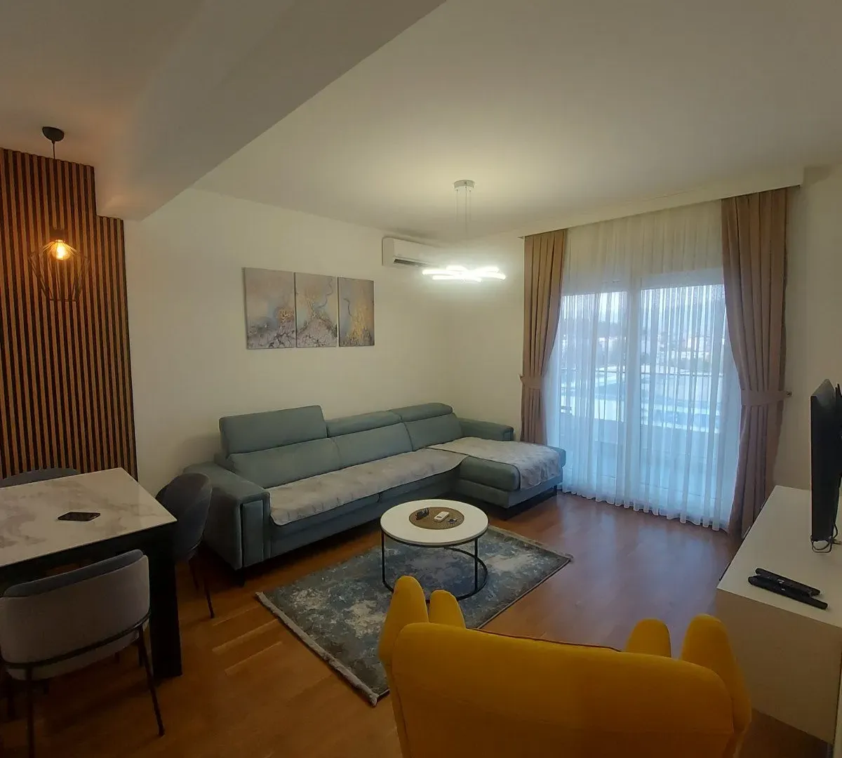 Izdavanje, dvosoban stan, 70m², Zabjelo, Podgorica
