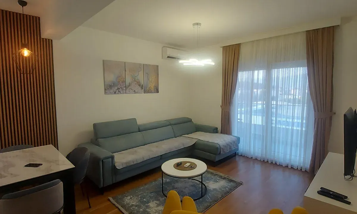 Izdavanje, dvosoban stan, 70m², Zabjelo, Podgorica