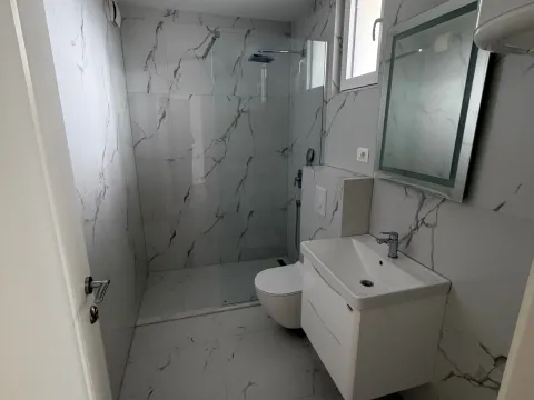 Sale, one bedroom apartment, 33m², Velika Plaža, Ulcinj - image 2