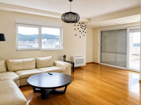 Sale, four bedroom apartment, 148m², Centar, Bar - image 1