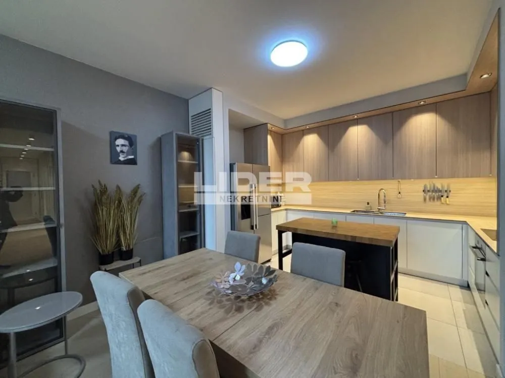 Sale, three bedroom apartment, 108m², Savski Venac, Beograd