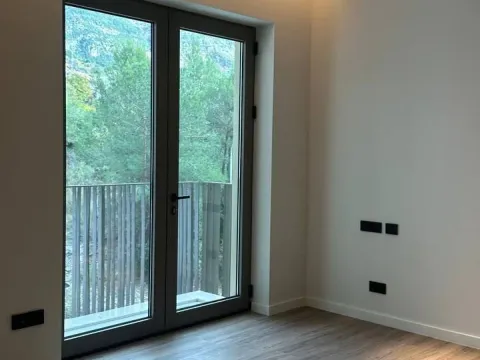 Prodaja, jednosoban stan, 45m², Boka Place, Tivat - image 2