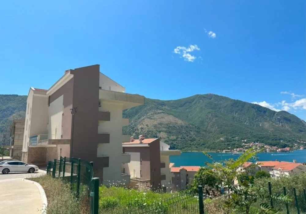 Prodaja, dvosoban stan, 120m², Dobrota, Kotor