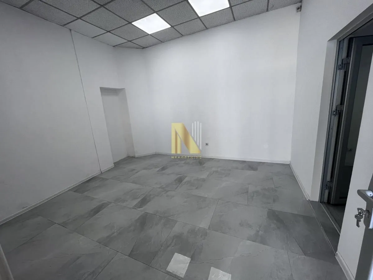 Rent, office space, 160m², Centar, Novi Sad