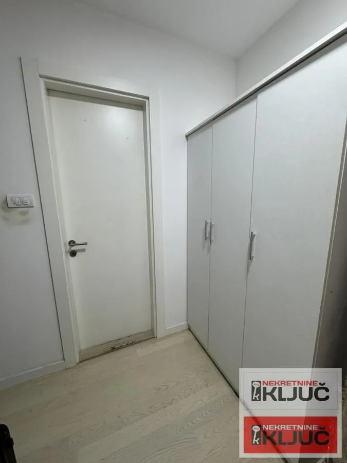 Izdavanje, garsonjera, 25m², Centar, Novi Sad