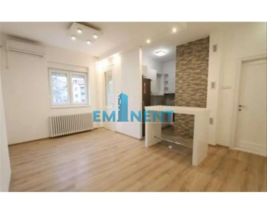 Izdavanje, stan, 64m², Savski Venac, Beograd
