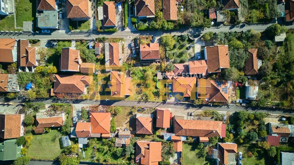 Prodaja, plac, 340m², Tološi, Podgorica