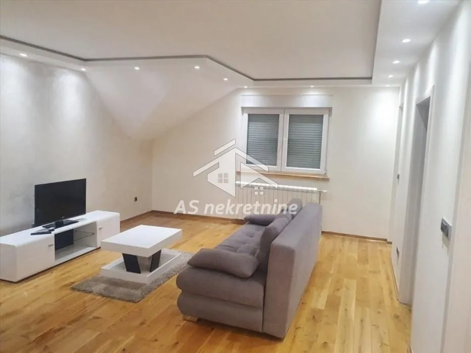 Izdavanje, trosoban stan, 62m², Lekino Brdo, Voždovac Sve Podlokacije