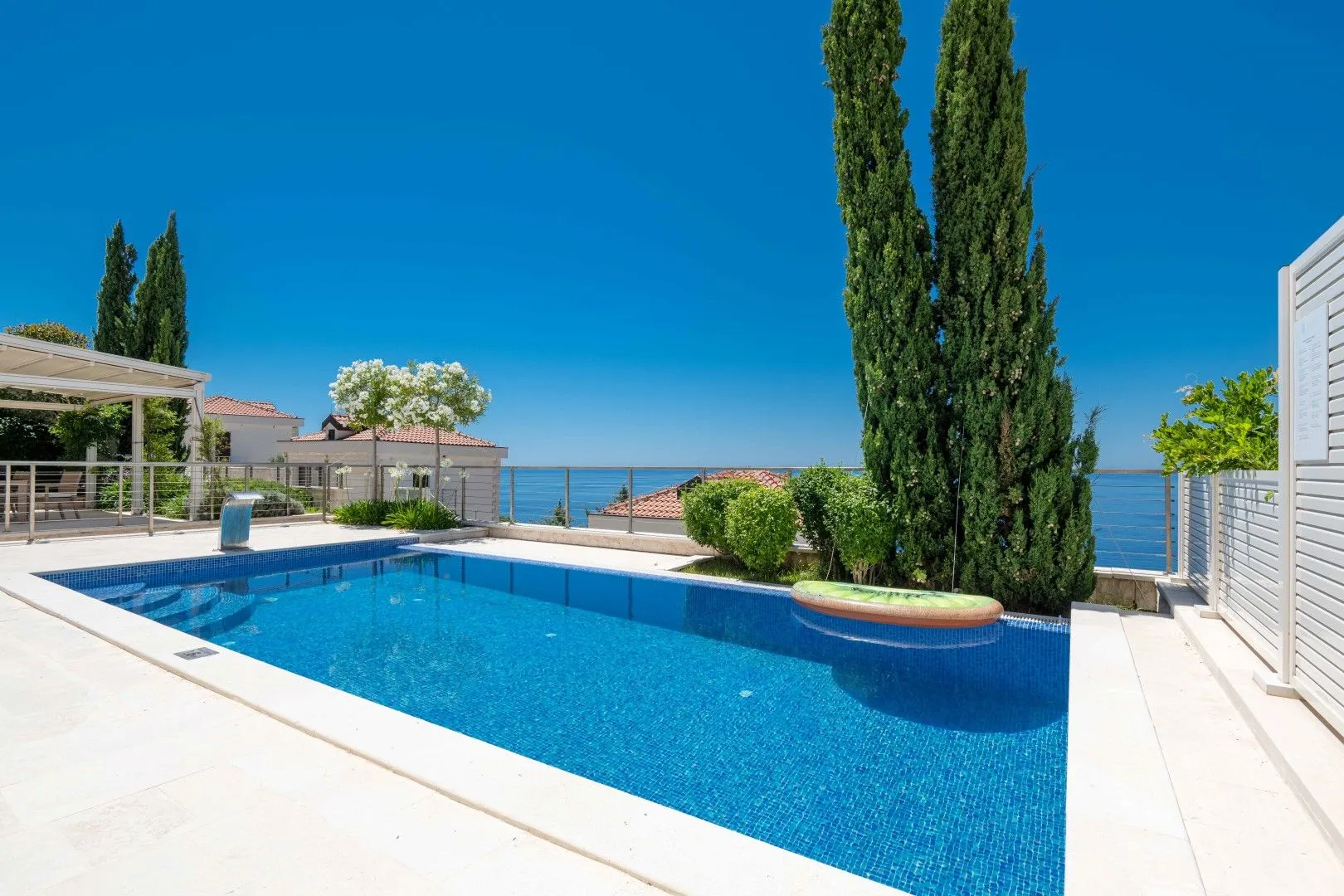 Sale, house, 279m², Drobni pijesak, Budva