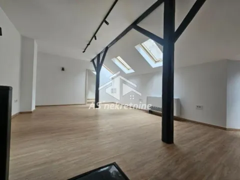 Izdavanje, kuća, 124m², Slavija, Vračar Sve Podlokacije - image 14