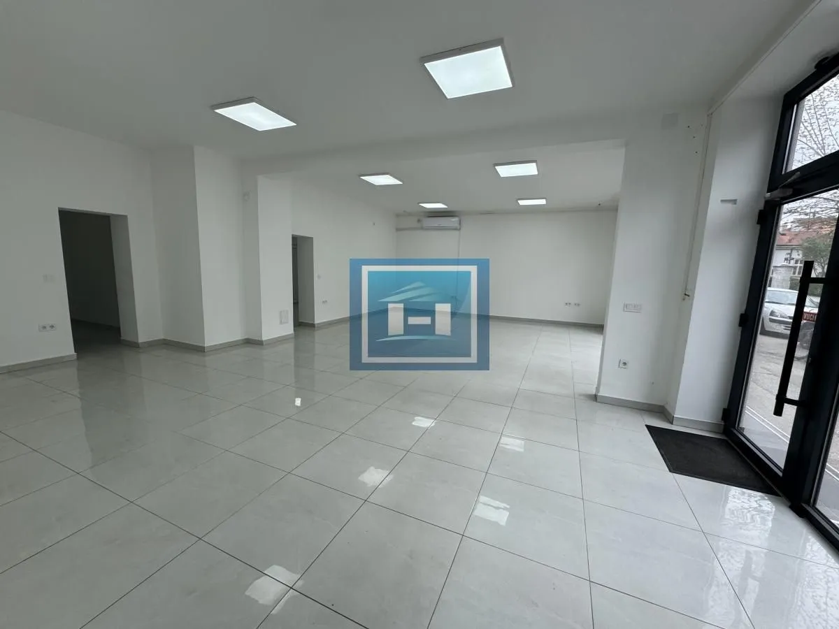 Rent, office space, 110m², Despotovac, Srbija