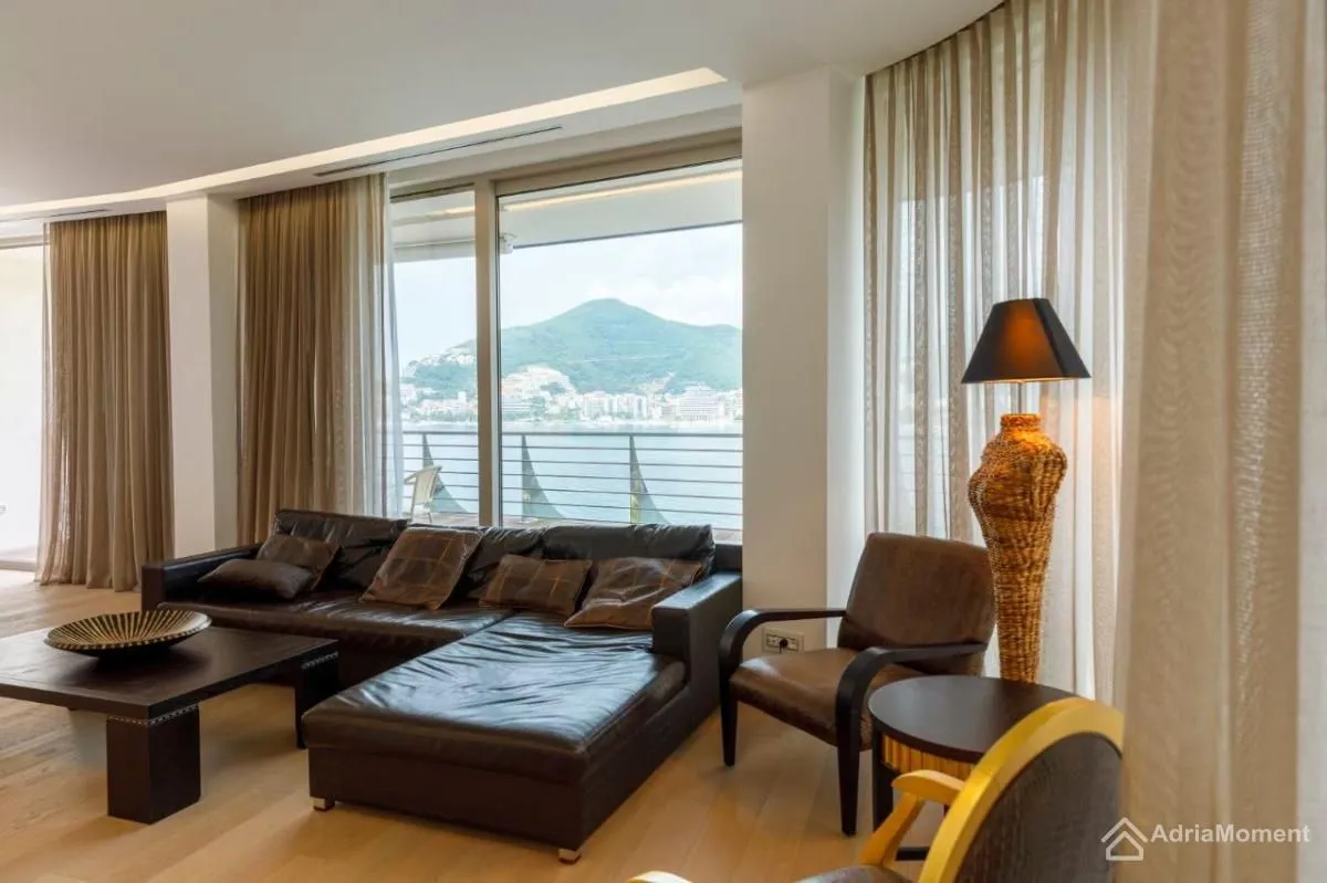 Prodaja, dvosoban stan, 178m², Centar, Budva