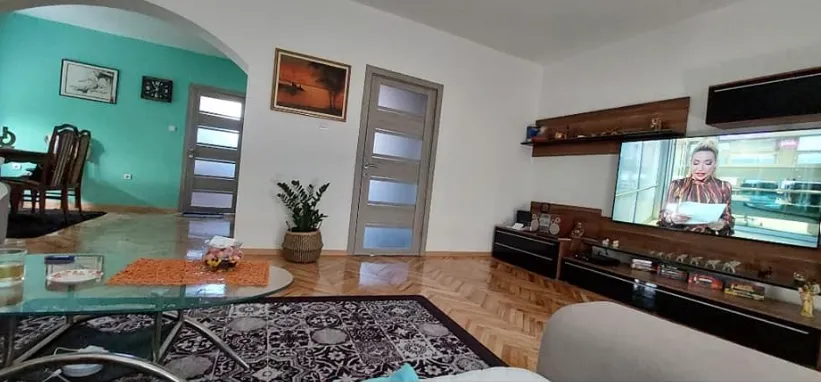 Sale, house, 220m², Stari Aerodrom, Podgorica