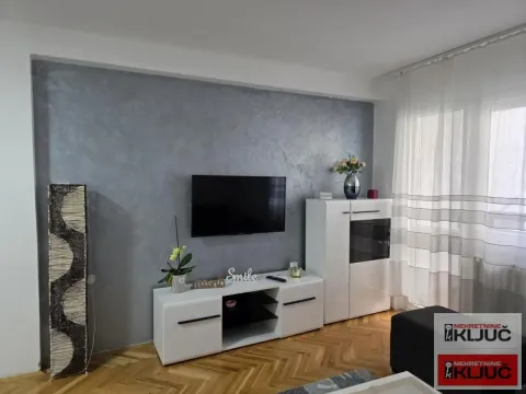 Izdavanje, dvosoban stan, 55m², Bulevar Oslobodjenja, Novi Sad Sve Podlokacije - image 2