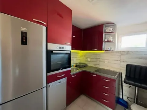 Izdavanje, jednosoban stan, 50m², Centar, Cetinje - image 6