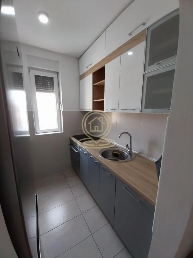 Izdavanje, četvorosoban stan, 70m², Podbara, Novi Sad Sve Podlokacije