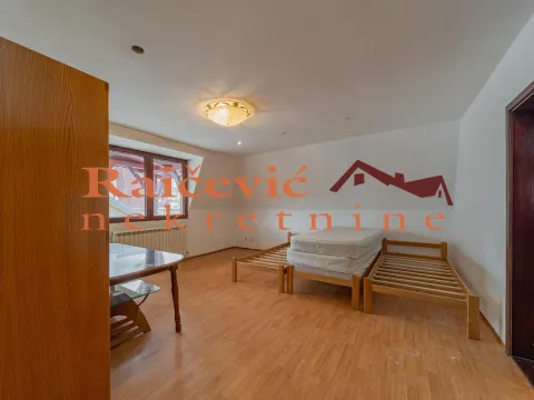 Izdavanje, kuća, 500m², Zvezdara Sve Podlokacije, Beograd - image 13