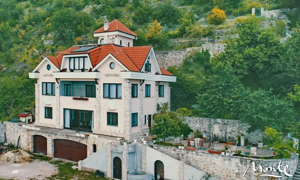 Prodaja, kuća, 393m², Budva, Crna Gora