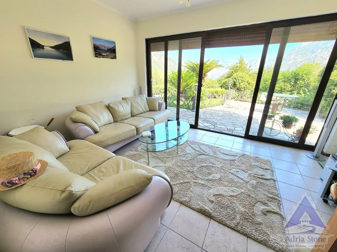 Prodaja, kuća, 1500m², Škaljari, Kotor