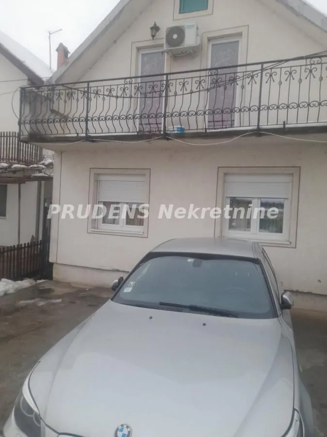 Sale, house, 450m², Surčin, Beograd