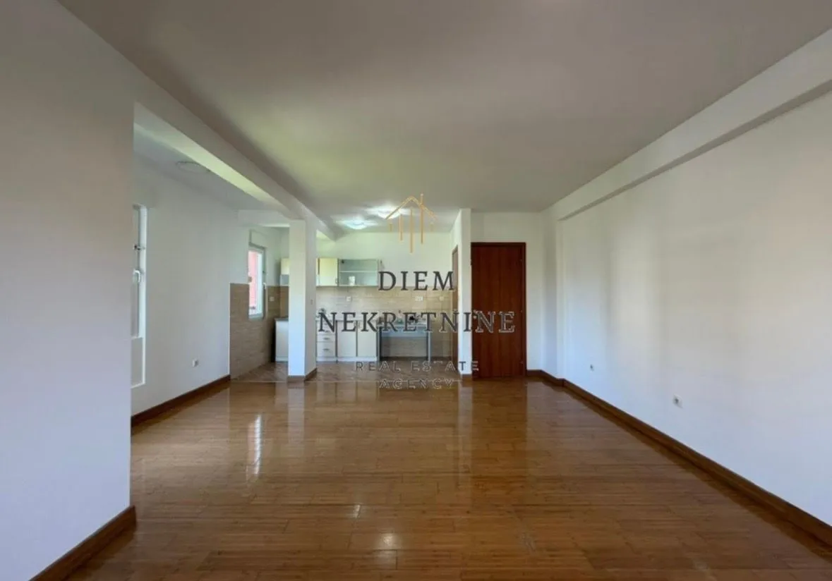 Rent, three bedroom apartment, 107m², Vezirov Most, Podgorica