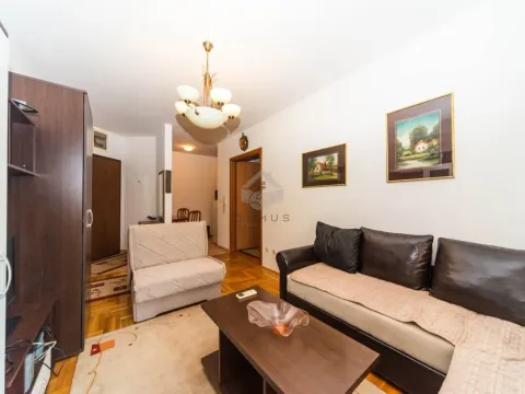 Prodaja, jednosoban stan, 42m², Stari Aerodrom, Podgorica - image 3