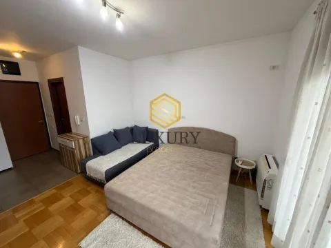 Rent, studio apartment, 32m², City Kvart, Podgorica - image 3
