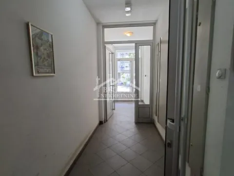 Rent, two bedroom apartment, 52m², Vračar Sve Podlokacije, Beograd - image 14