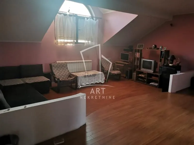 Sale, house, 265m², Voždovac Sve Podlokacije, Beograd