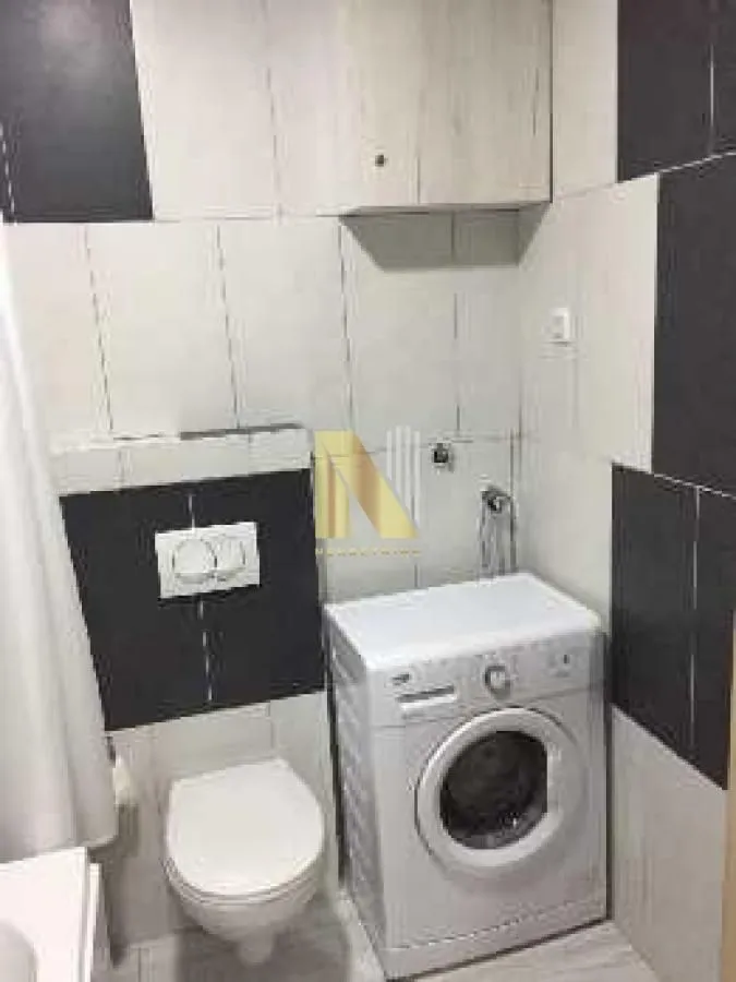 Izdavanje, dvosoban stan, 45m², Centar, Novi Sad